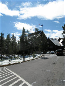 Picture of the Old Faithful Inn at Yellowstone.