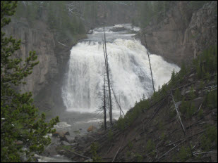 Picture of one of the waterfalls in Yellowstone.