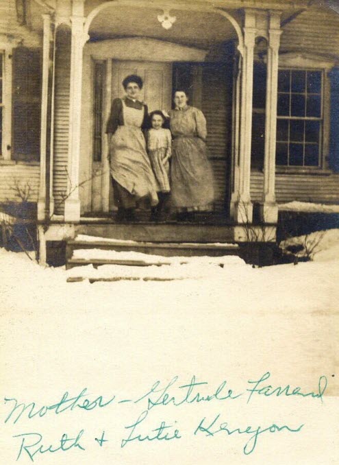 Picture of Gertrude May Farrand with Lutie and Ruth Kenyon.