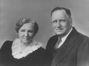 Sammie Lipscomb Bayless and Leonard Lee Little.